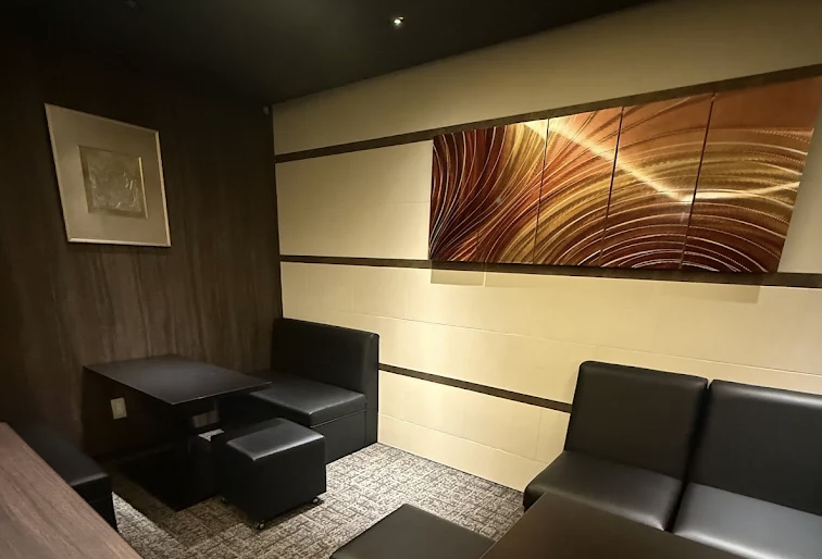 Lounge enの落ち着いた店内